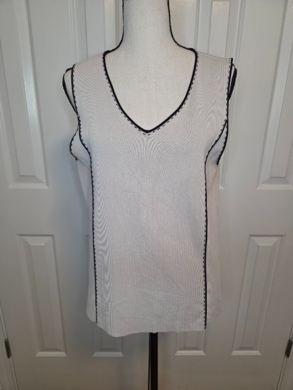 Austin Reed London Sleeveless Knit Top Taupe Black Trim size L
